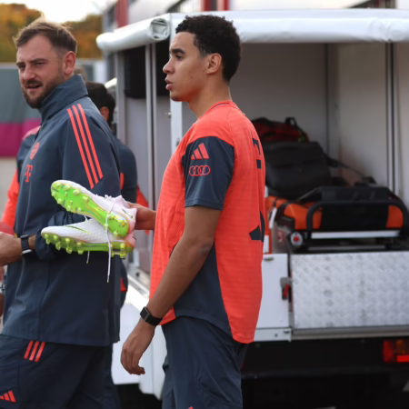Nächster Meilenstein: Musiala trainiert in München wieder auf dem Rasen