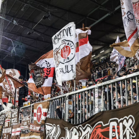 Pyrotechnik: Fast 50.000 Euro Strafe für St. Pauli