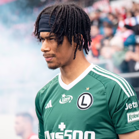 Von Warschau nach Wolfsburg? Der VfL mischt mit im Poker um Oyedele