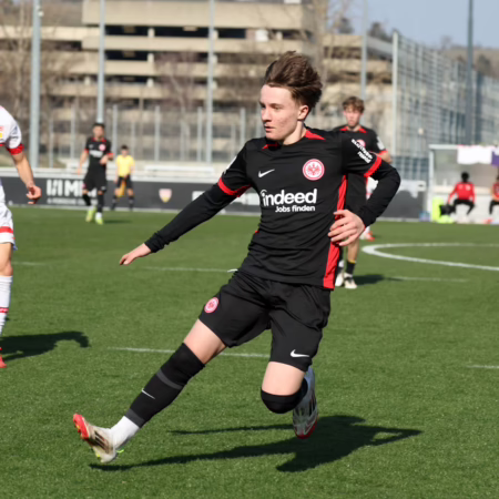14-Jährigen in Testspielen eingesetzt: Geldstrafe für Eintracht Frankfurt