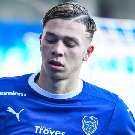 Aus dem Überangebot wird ein Notstand: Wolfsburg buhlt um Flügelmann Detourbet