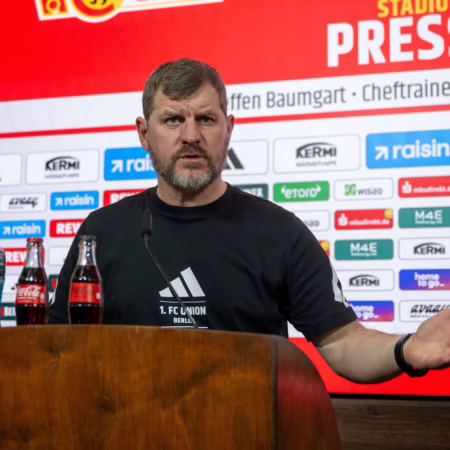 Baumgart zu möglicher Favoritenrolle: „Ich sehe Gladbach auf einer Stufe mit uns“