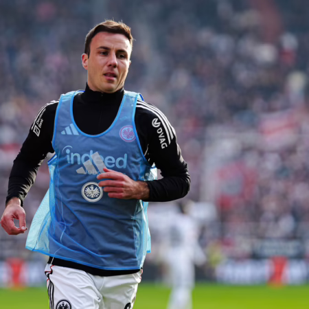 Trotz jüngster Ausbootung: Frankfurt verlängert mit Götze